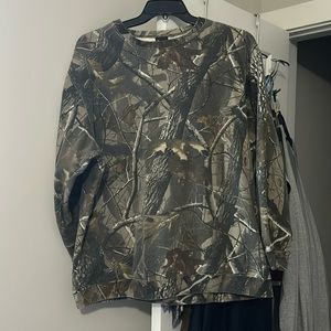 Real Tree camo crew neck